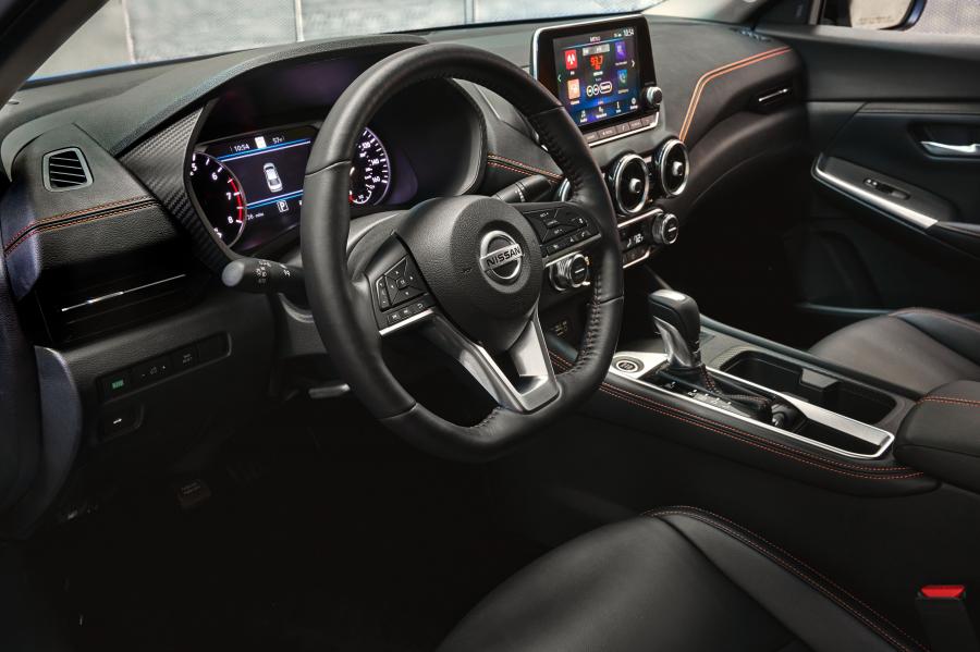 Интерьер Nissan Sentra SR 2020 года  (NA) (фото 4 из 51)